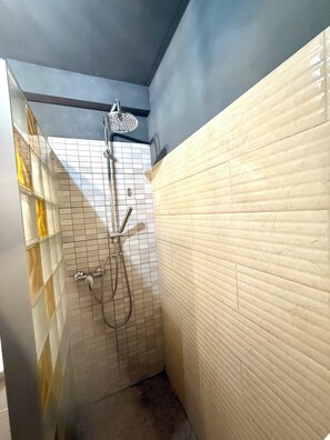 Shower, hair dryer, towels, toilet paper - Golf del Sur Apartment 168B (Golf del Sur)