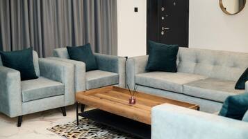 Familien-Suite, Poolblick | Innenbereich