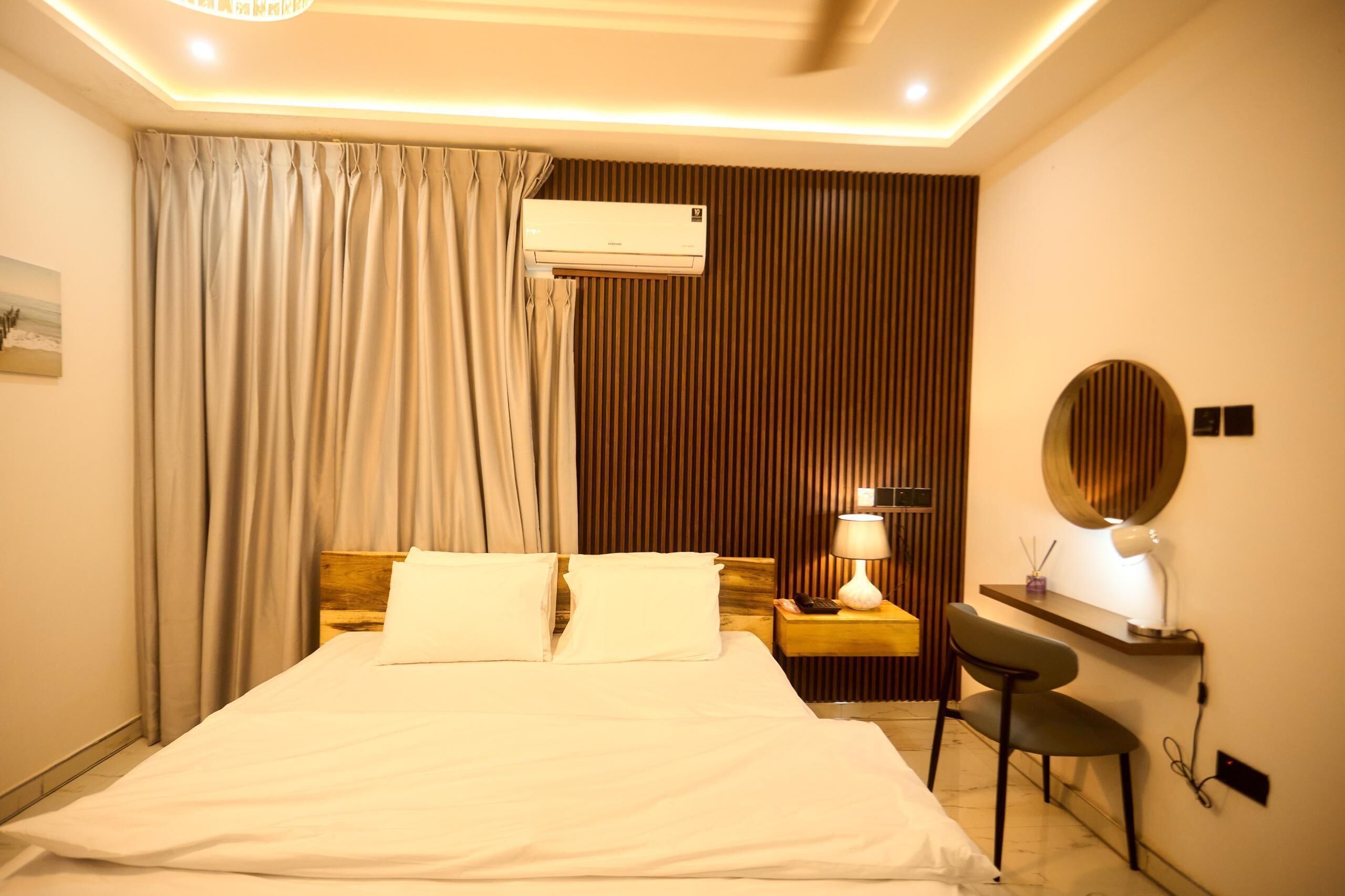 Desk, laptop workspace, iron/ironing board, free WiFi