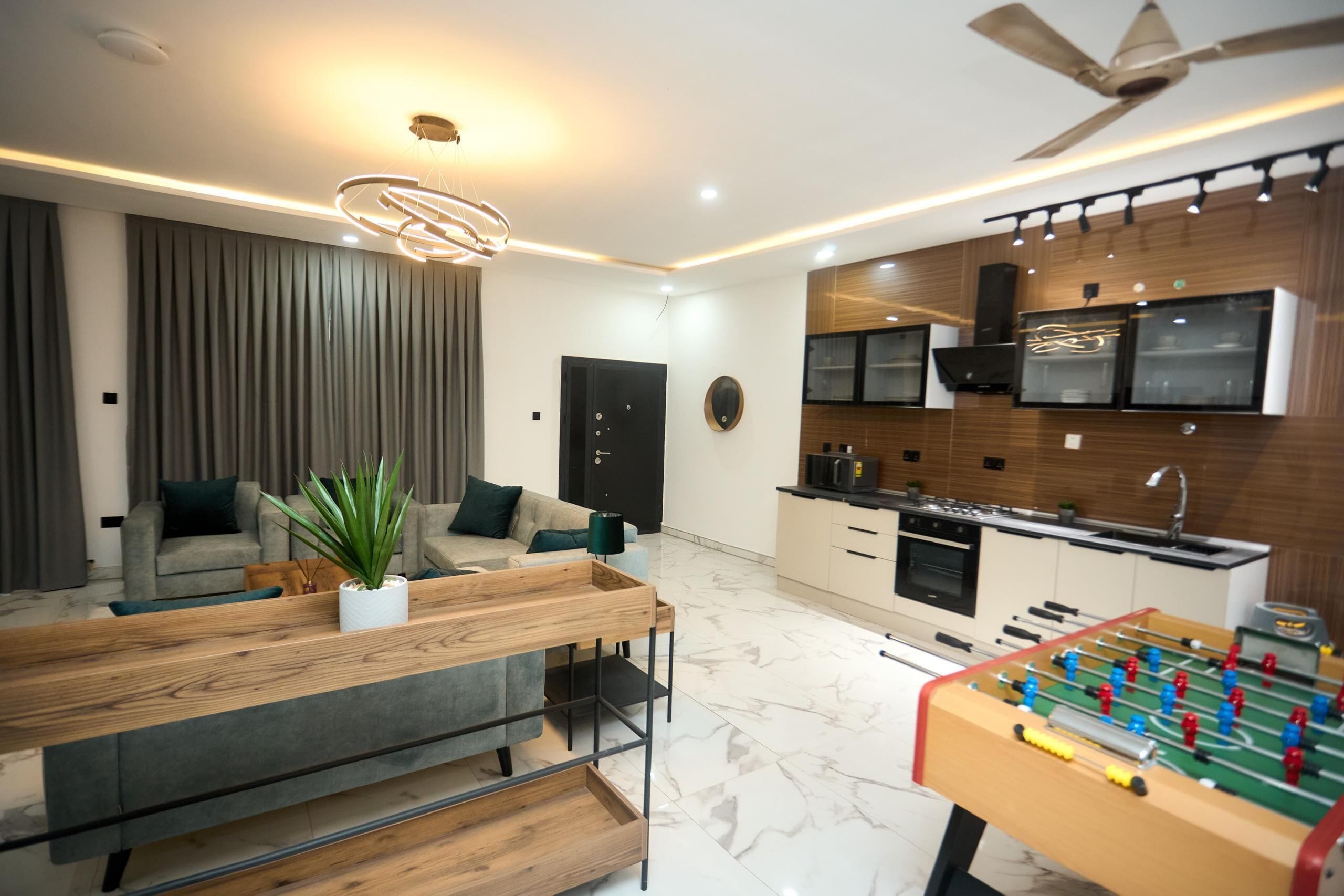 Family Suite, Pool View | Game room