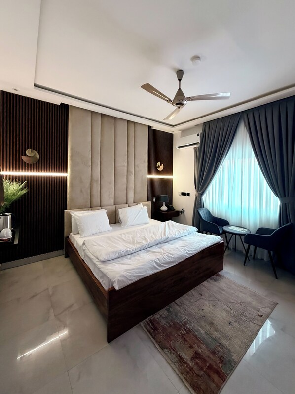 Deluxe Double Room | Desk, laptop workspace, iron/ironing board, free WiFi