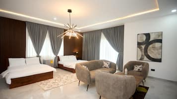 Desk, laptop workspace, iron/ironing board, free WiFi