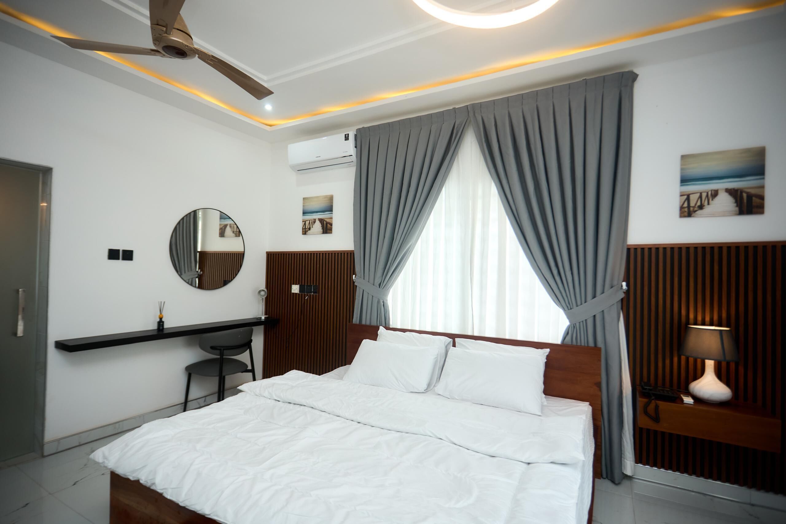 Desk, laptop workspace, iron/ironing board, free WiFi