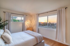 4 bedrooms, iron/ironing board, travel crib, free WiFi