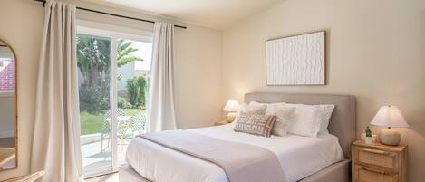 Iron/ironing board, travel cot, free WiFi, bed sheets