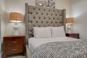 3 bedrooms, desk, iron/ironing board, travel cot - Private Las Vegas Home w/ Pool & Spa, Game Room, Near Red Rock (Las Vegas)