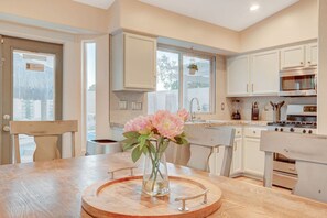 Dining - Private Las Vegas Home w/ Pool & Spa, Game Room, Near Red Rock (Las Vegas)