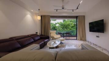 Apartment (2 Bedrooms) | Front of property