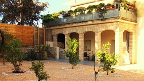 Property grounds - Émoi de Toi – Love Room Prestige, Private Jacuzzi, Breakfast (Sigean)