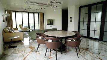 Apartment (2 Bedrooms) | Bahagian dalam