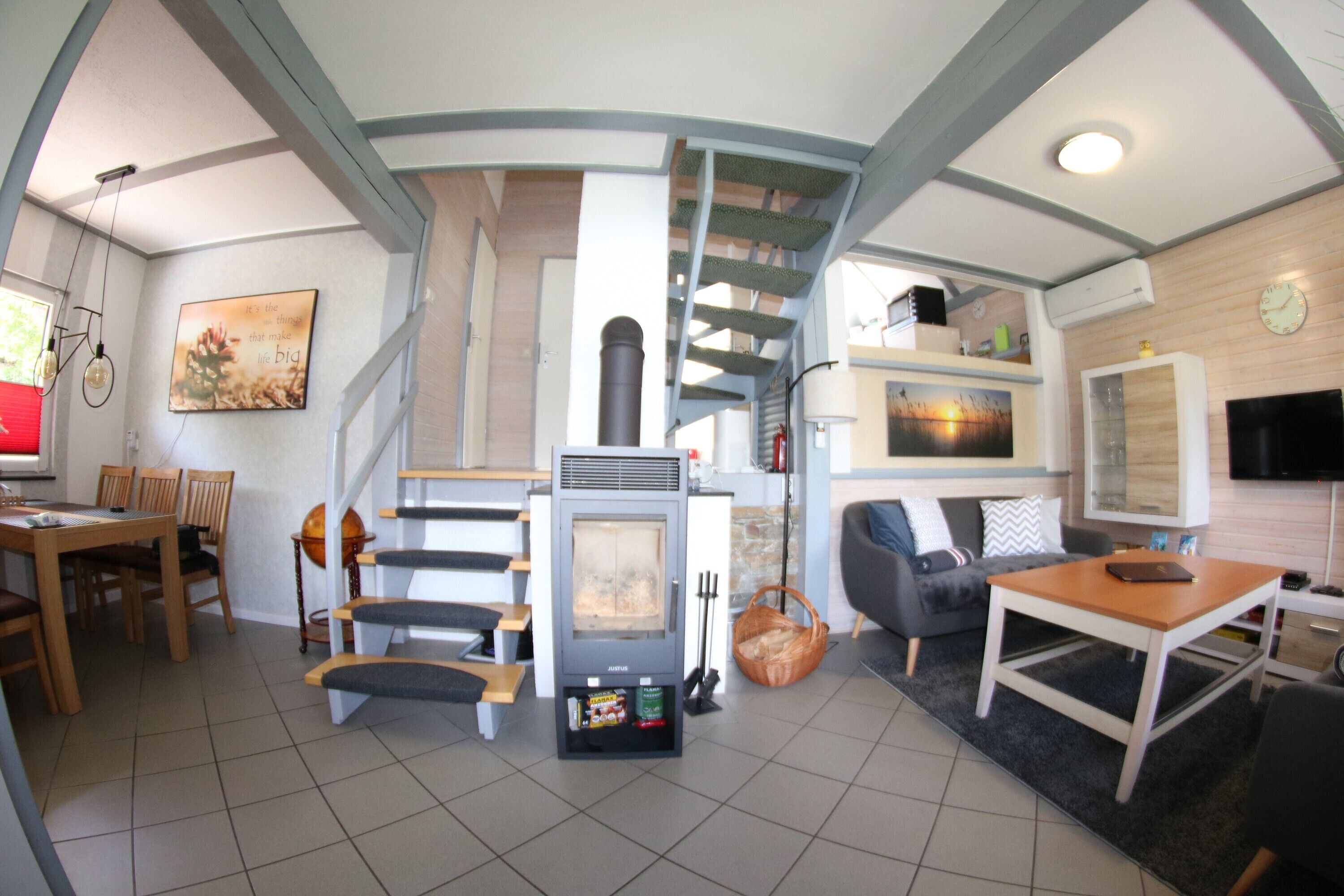 Fernseher, Kamin, DVD-Player, Stereoanlage