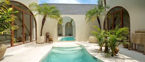 Basic Villa | Pool