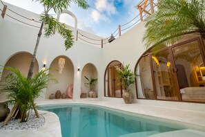 Basic Villa | Kolam renang | Kolam renang terbuka 