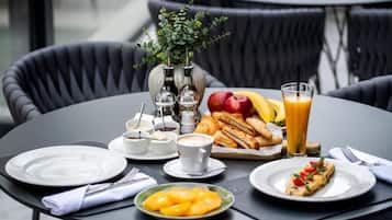 فطور أوروبي مجانًا يوميًا