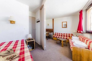 1 habitación y ropa de cama 