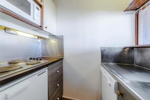 Refrigerador, microondas, parrilla de estufa y lavavajillas 