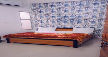 Hotel MeenakshI Palace Kanpur