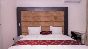 Comfort Room, Balcony, City View | In-room safe, desk, laptop workspace, soundproofing - Bosanic Hotel And Suites (Benin City)