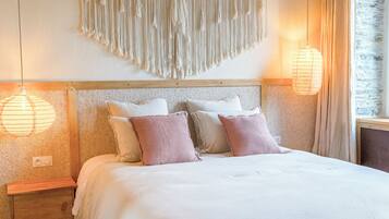 L'Aulne | Premium bedding, memory foam beds, free cribs/infant beds, free WiFi