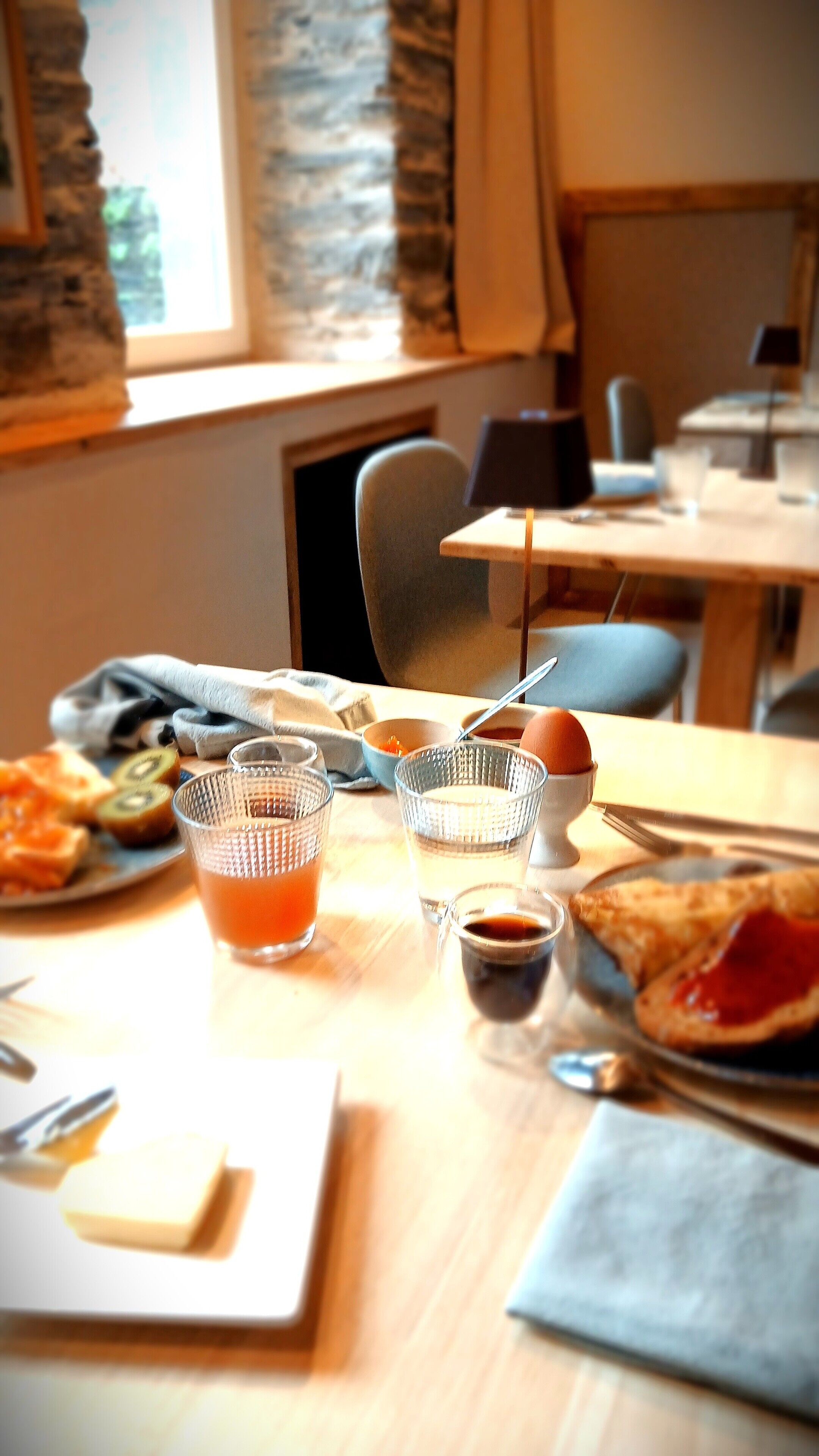 Tägliches kontinentales Frühstück (15 EUR pro Person)