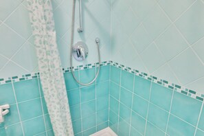 Shower, bidet, towels - A/C, Sea View, 400 mt from the beach (San Teodoro)