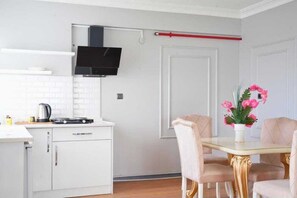 Căn hộ dành cho gia đình, dịch vụ dọn phòng | Khu ăn uống