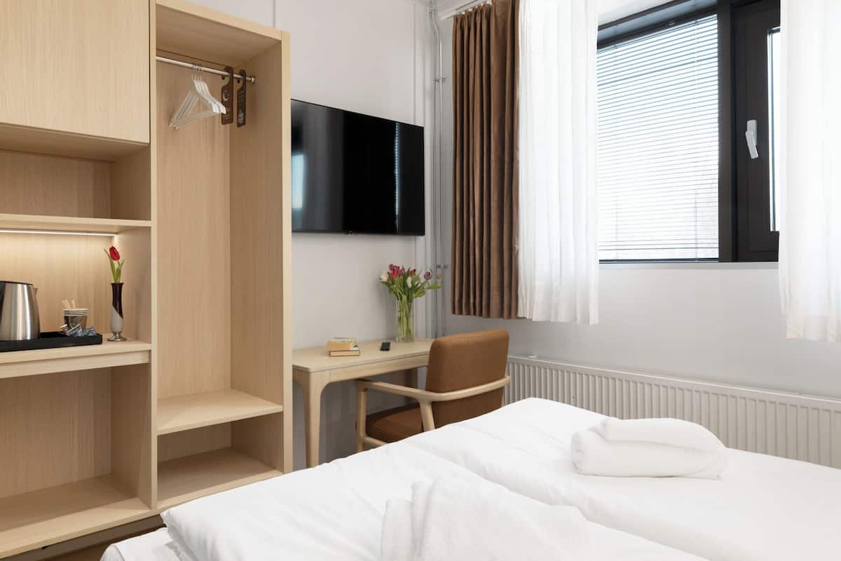 Standard Double Room, City View | Desk, free WiFi