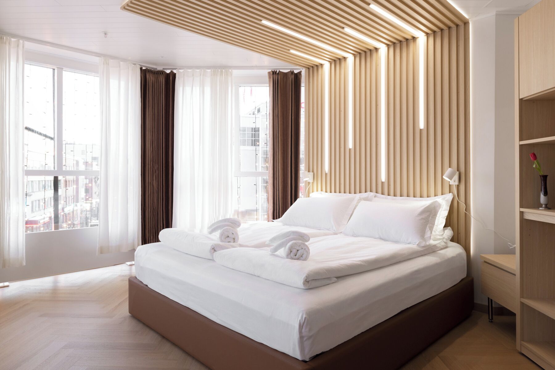 Deluxe Triple Room, City View | Desk, free WiFi