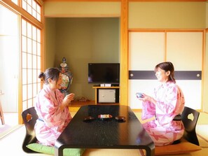 Standard Quadruple Room, Private Bathroom | Dining - Yamano Takohei (Azumino-shi)