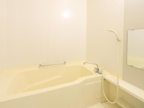 Standard Quadruple Room, Private Bathroom | Bathroom | Combined shower/tub, free toiletries, hair dryer, slippers - Yamano Takohei (Azumino-shi)