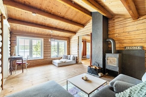 Books - Cabin, 30 m to the sea, 25 min Oslo, 10 min Tusenfryd (Nordre Frogn)