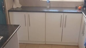 Refrigerador y utensilios de cocina 