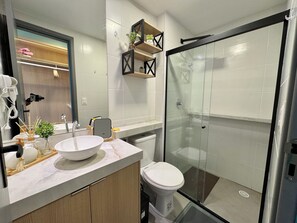 Monolocale comfort, vista città | Bagno