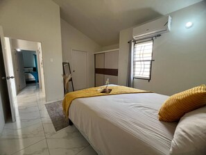 2 habitaciones, tabla de planchar con plancha y internet 
