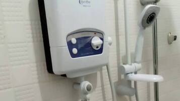 Dusche, kostenlose Toilettenartikel