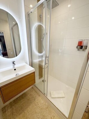 Dusche, Haartrockner