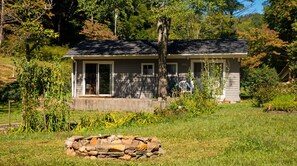 Exterior - Entire cottage in Topton (Topton)