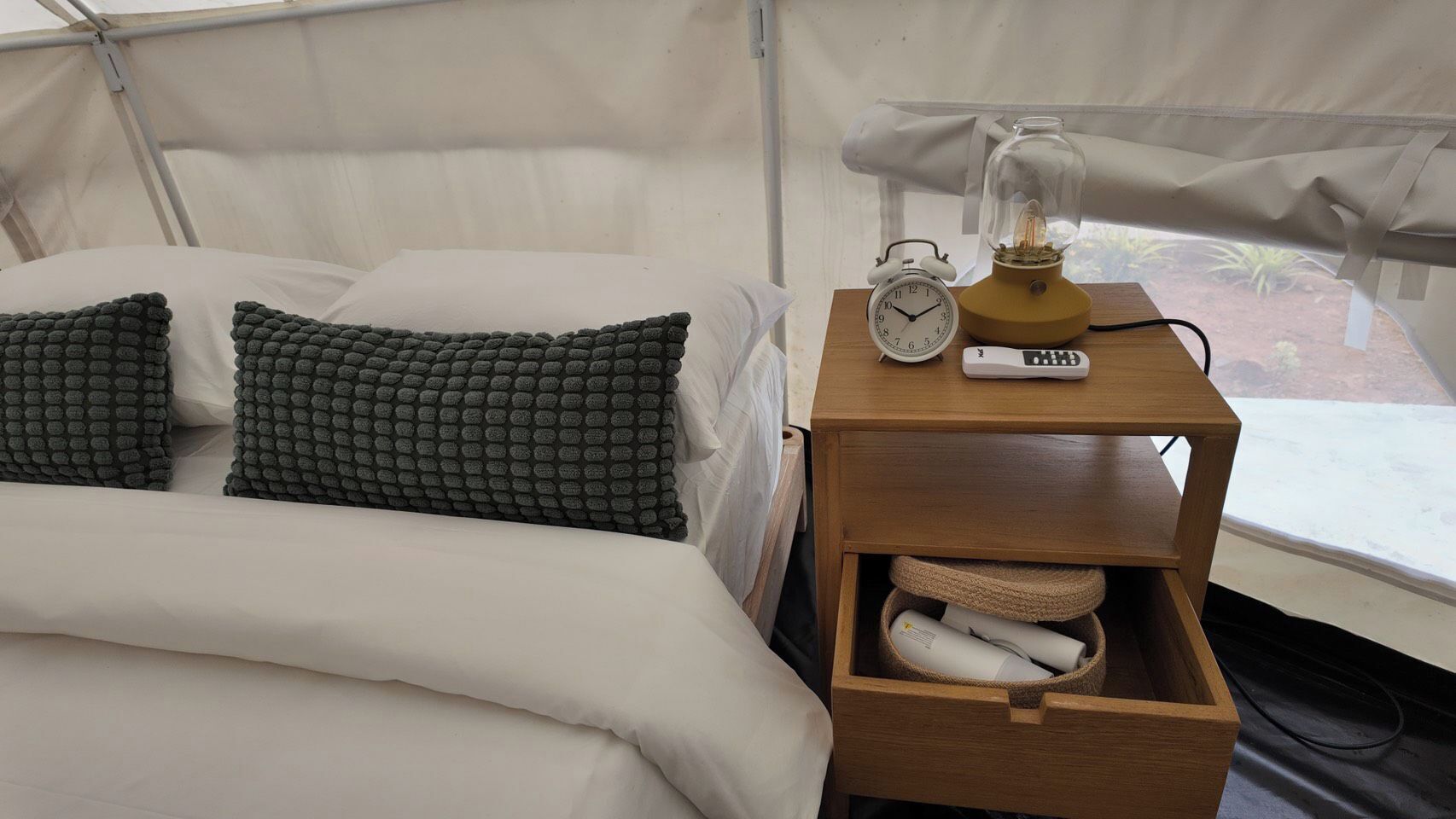 Barraca, varanda, vista para o canal