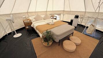 Barraca, varanda, vista para o canal