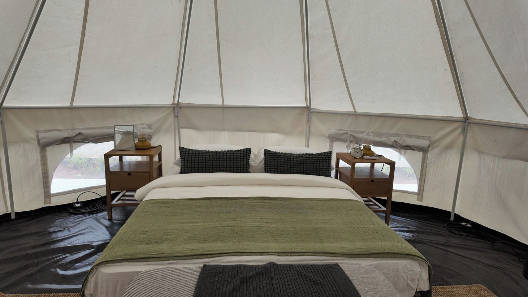 Barraca, varanda, vista para o canal