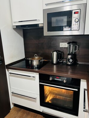 Microwave, oven - Amazing apartment Zilina Sweet Escape (Žilina)