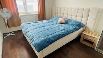 Iron/ironing board, WiFi, bed sheets