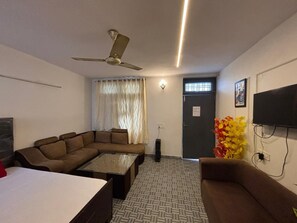 Deluxe-herbergi með tvíbreiðu rúmi | Aukarúm, ókeypis þráðlaus nettenging, rúmföt