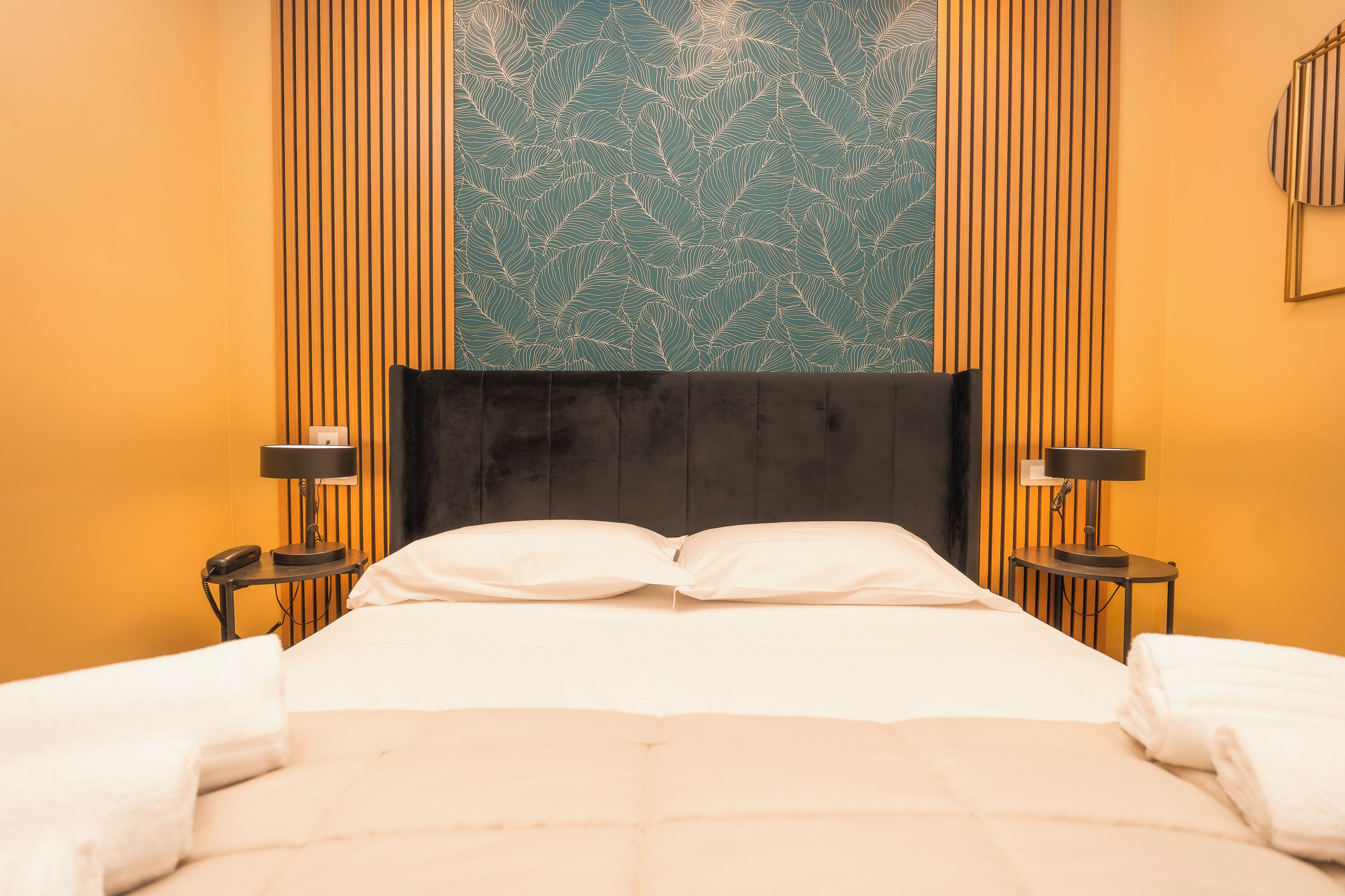 In-room safe, desk, laptop workspace, soundproofing