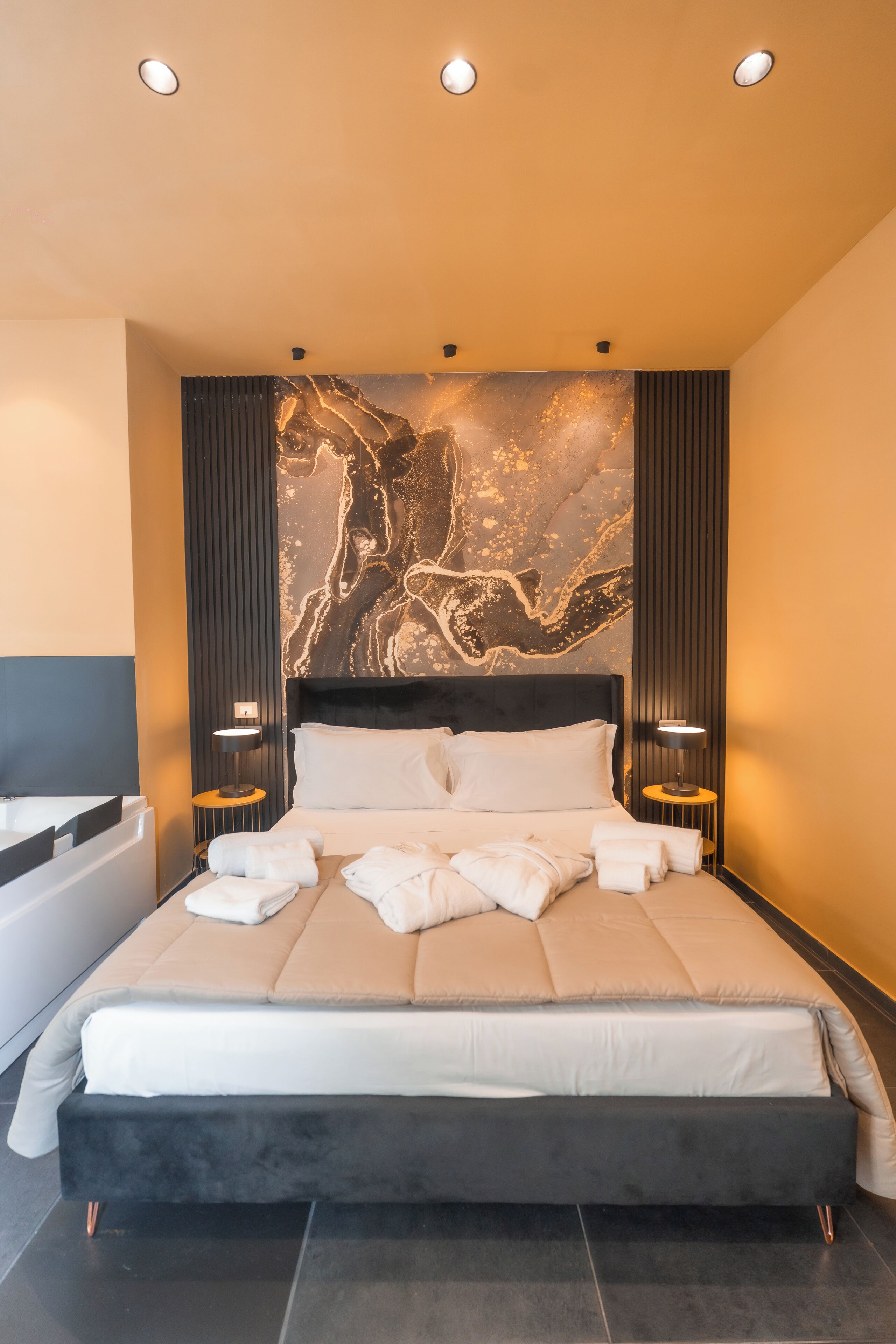 Junior Room | In-room safe, desk, laptop workspace, soundproofing