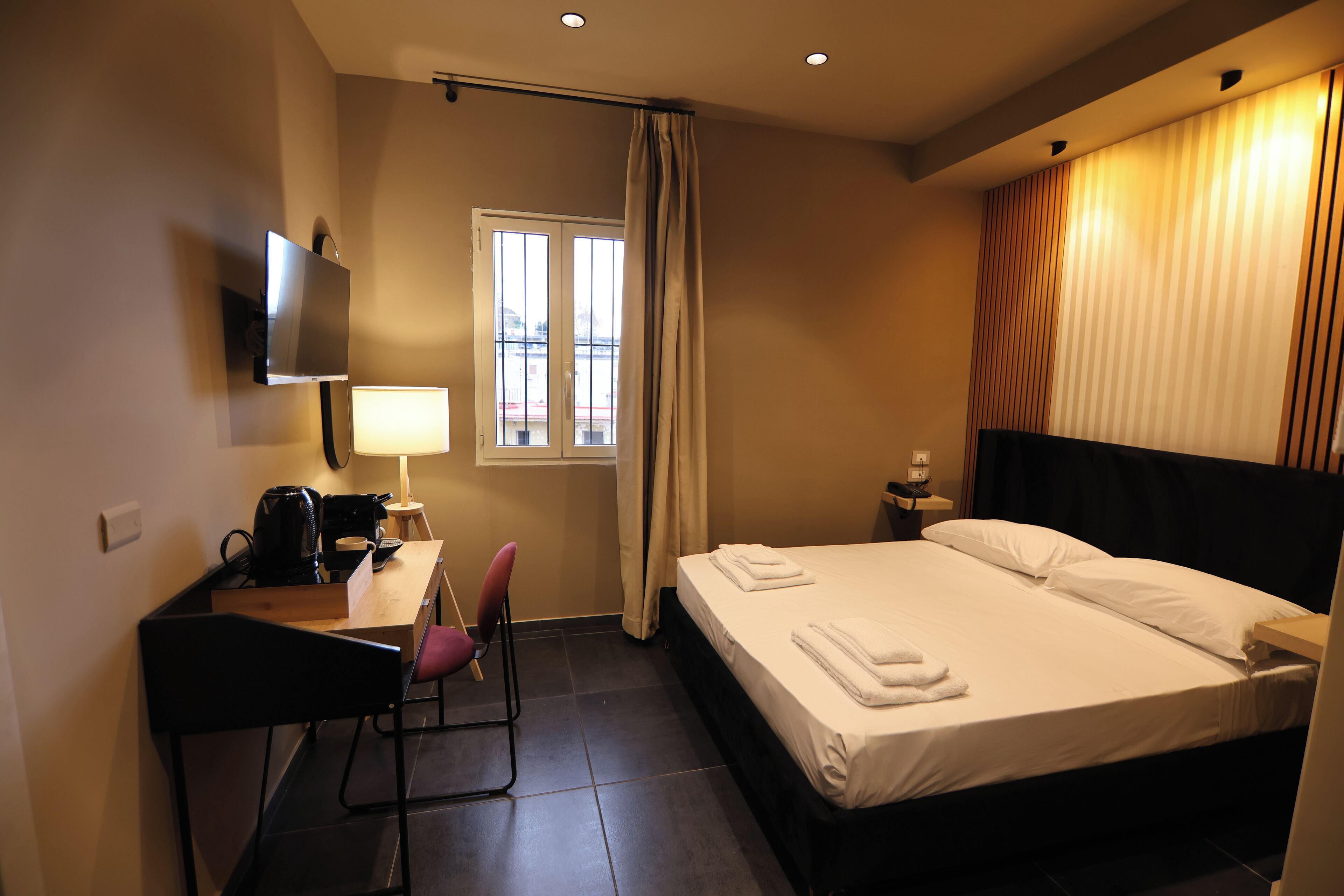 Basic Single Room | In-room safe, desk, laptop workspace, soundproofing