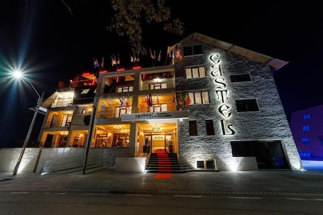 Exterior. Hotel Castel Suceava