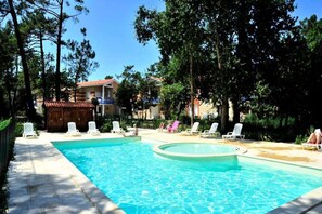 Pool - Apartment in Soulac-sur-Mer near Ocean (SOULAC SUR MER)