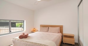 2 bedrooms, iron/ironing board, free WiFi, bed sheets
