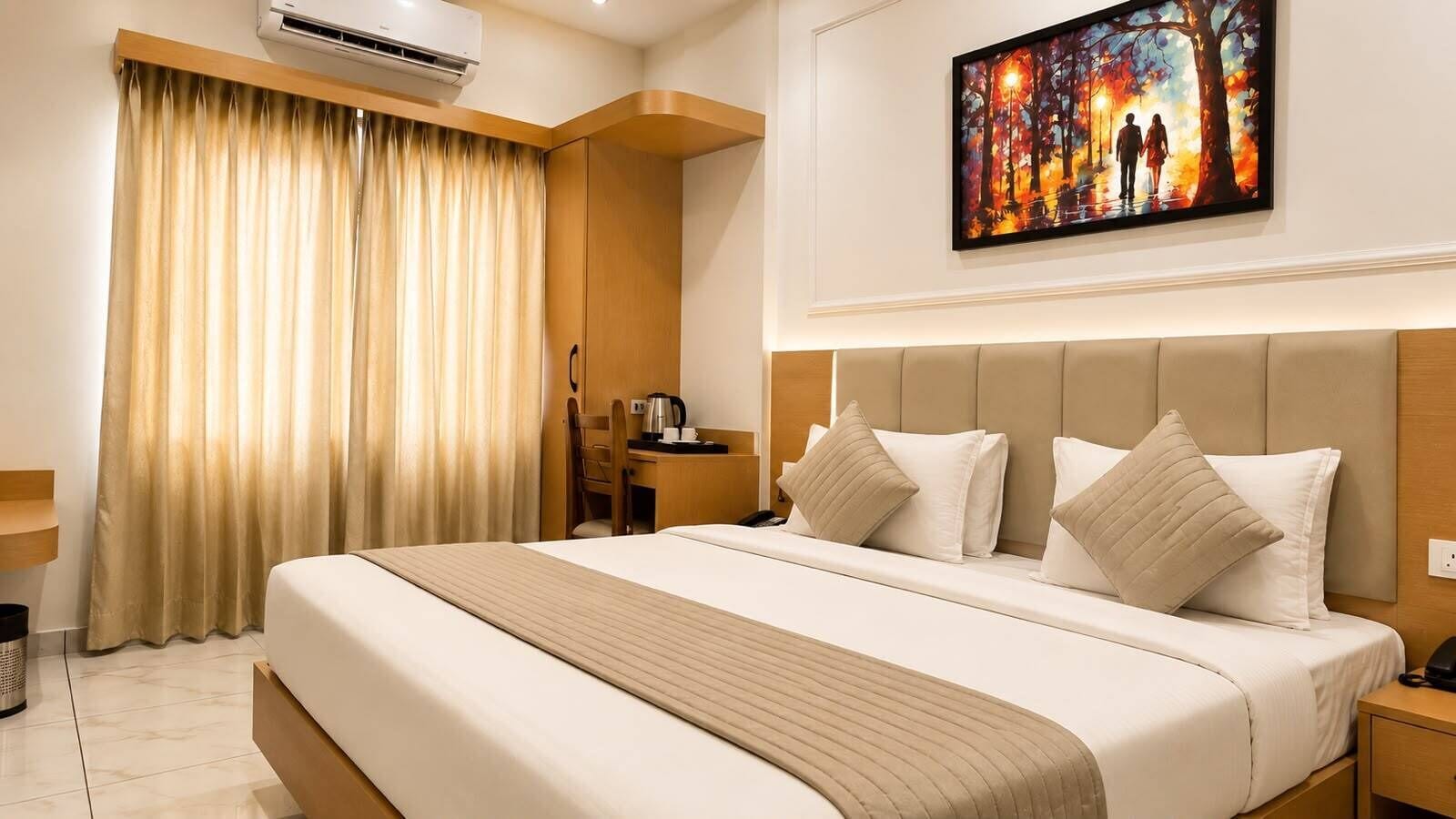 Deluxe Double Room | Desk, laptop workspace, iron/ironing board, free WiFi